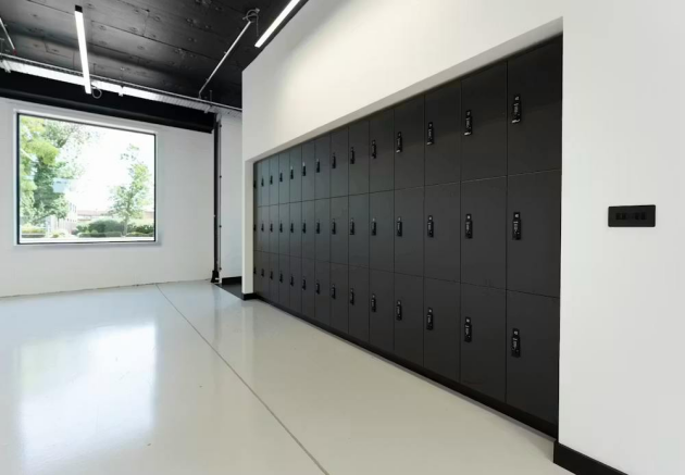 lockers.png