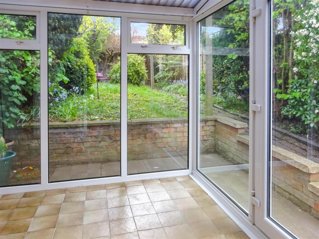 House in Kettering, Brambleside - More