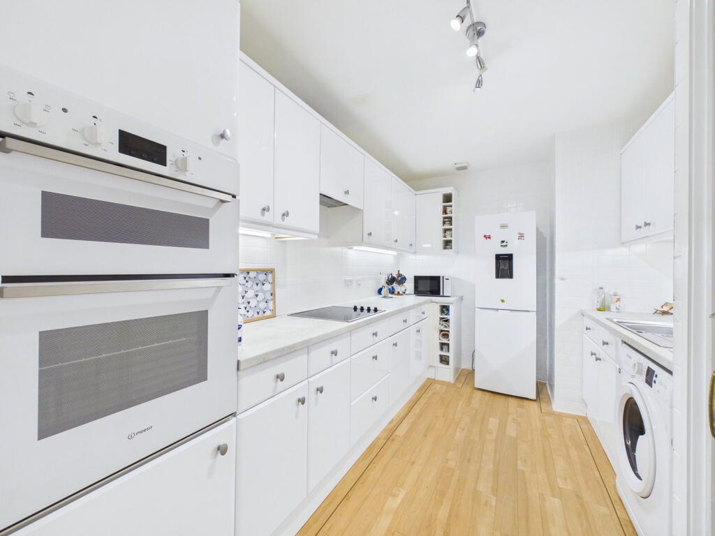 Apartment in Torquay - View 5