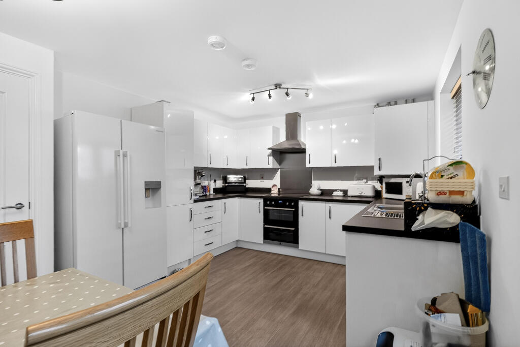 Marsange Drive, Milton Keynes, MK17 photo 3
