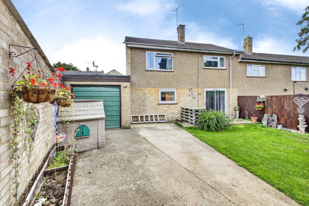 House in Barton Seagrave, North Northamptonshire - View 4