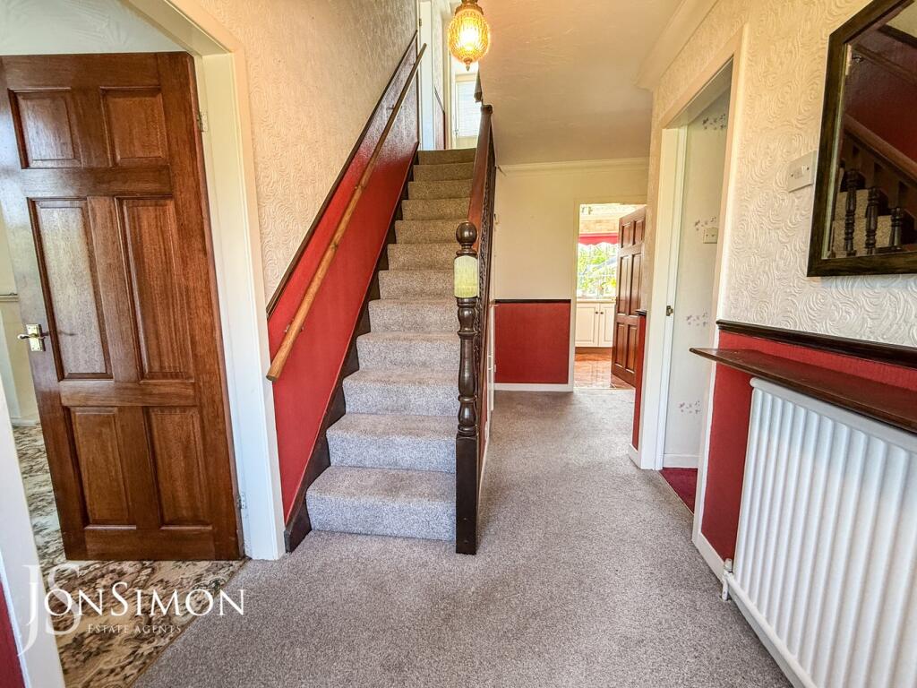 Mendip Crescent, Walshaw, Bury, BL8 photo 3
