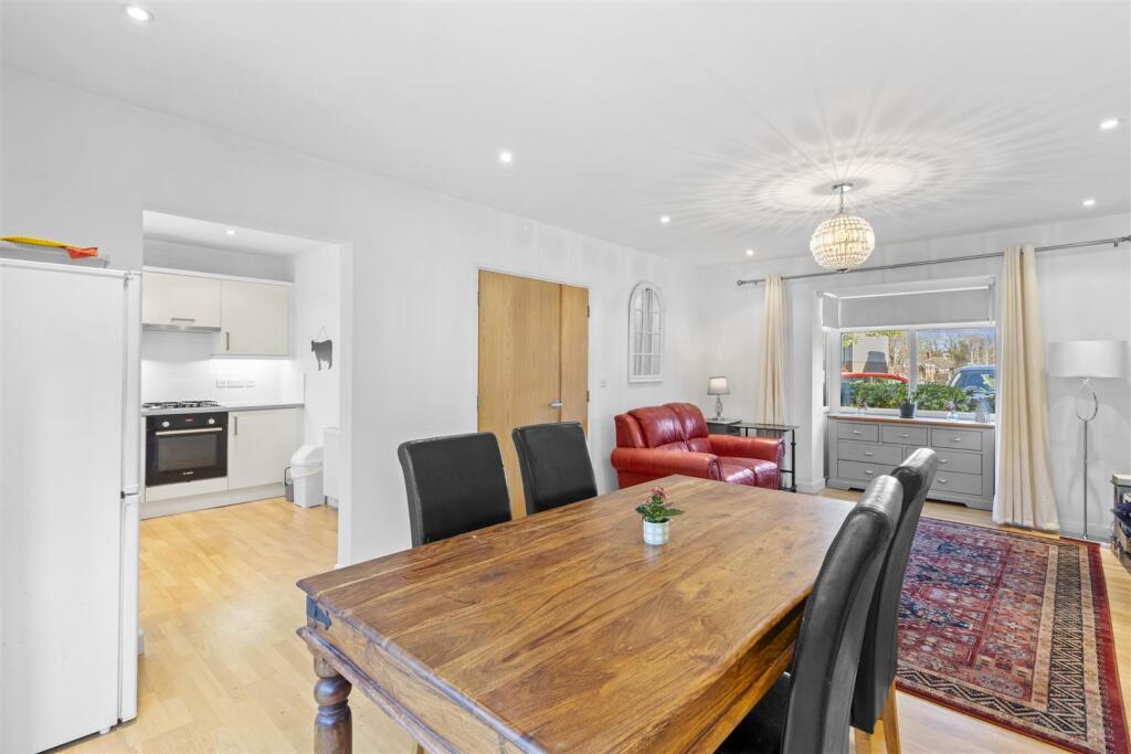 Redcroft Way, Polegate photo 3