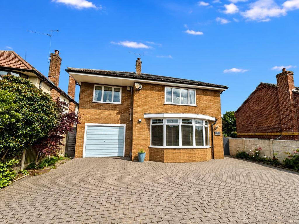 Studio detached on Burgh Road, Gorleston, £425,000