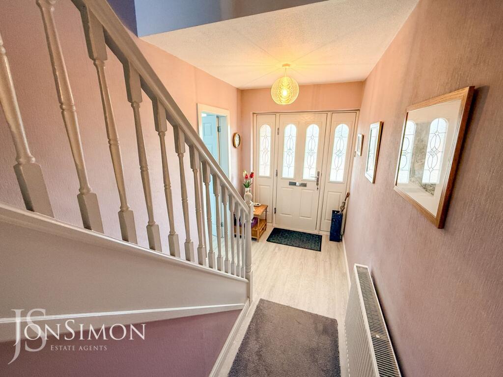 Balmoral Close, Greenmount, Bury, BL8 photo 3