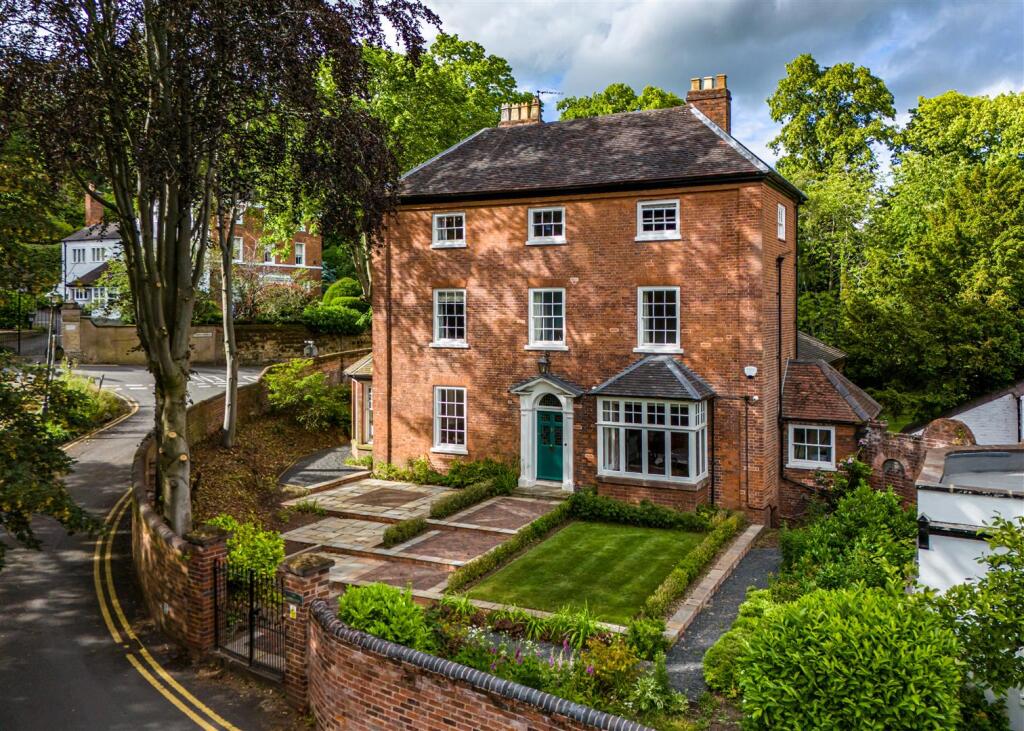 Main image of property: The Green House, Lower Green, Tettenhall, Wolverhampton, WV6 9AH