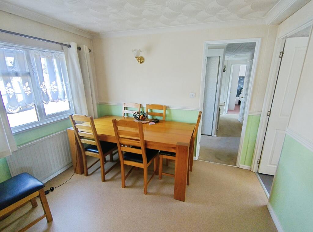 House in East Lindsey, Skegness - More