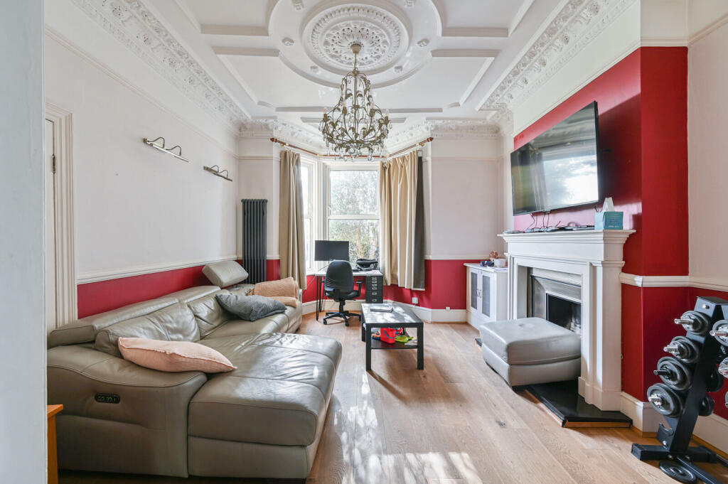 House in London - View 5