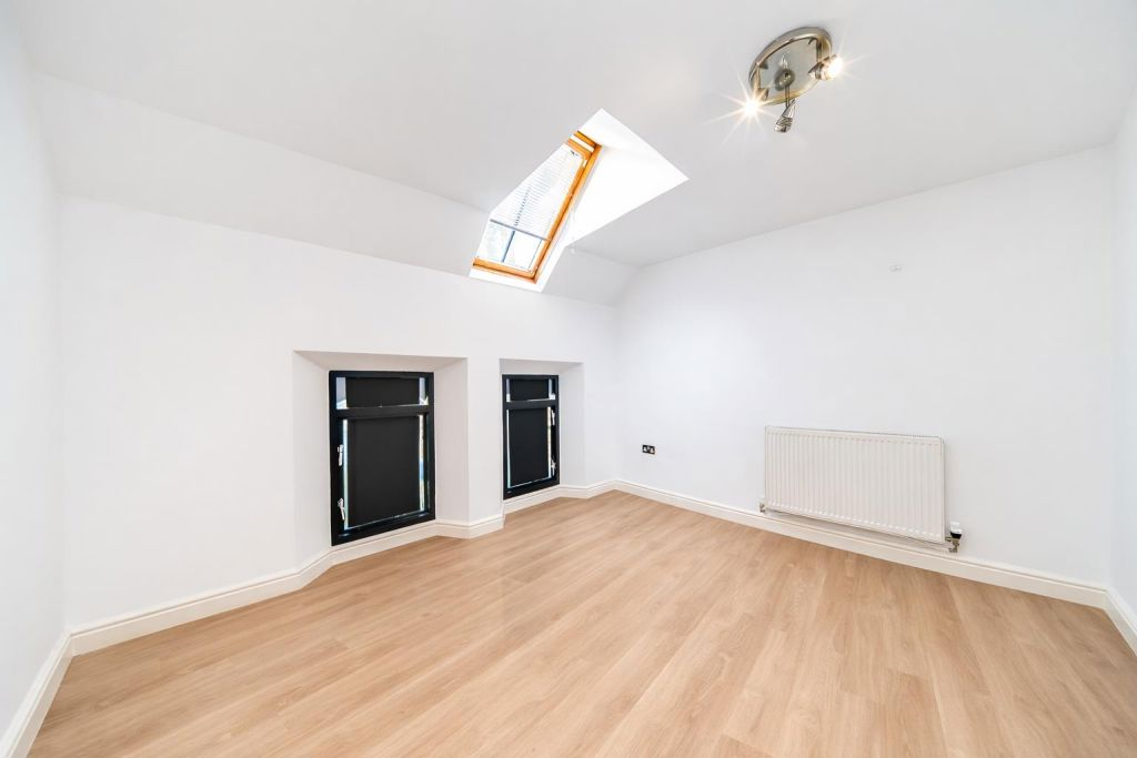 Apartment in Knowsley, Prescot - View 4