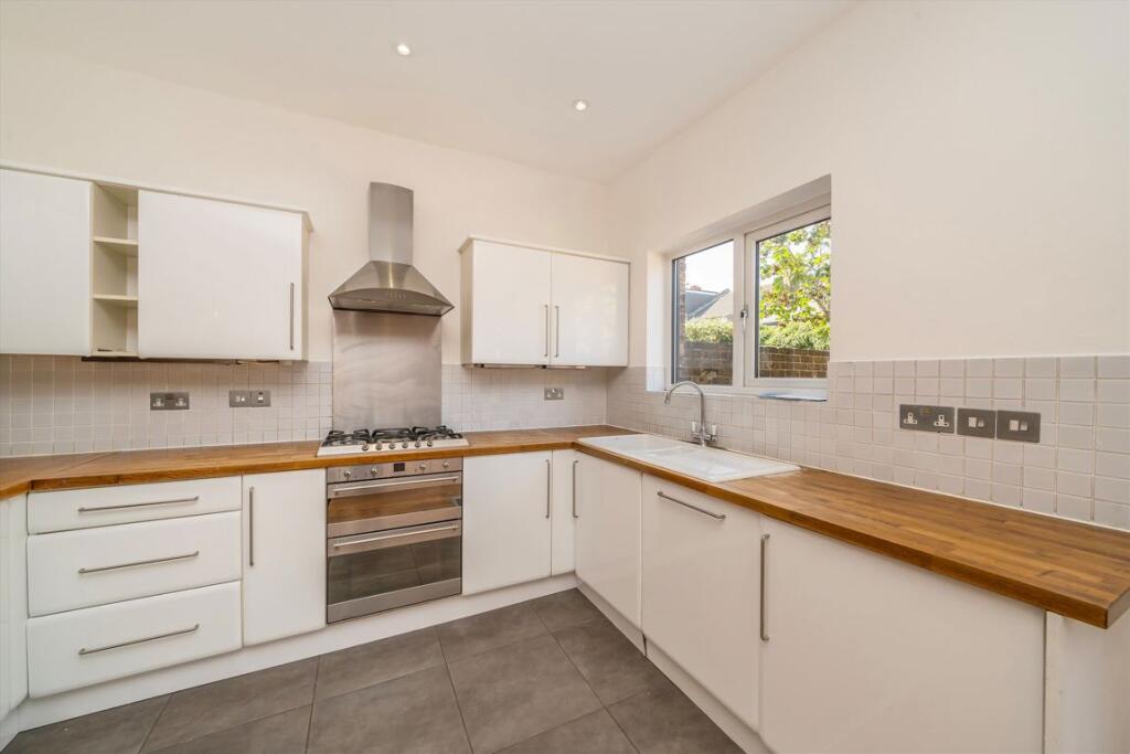 House in London - View 5