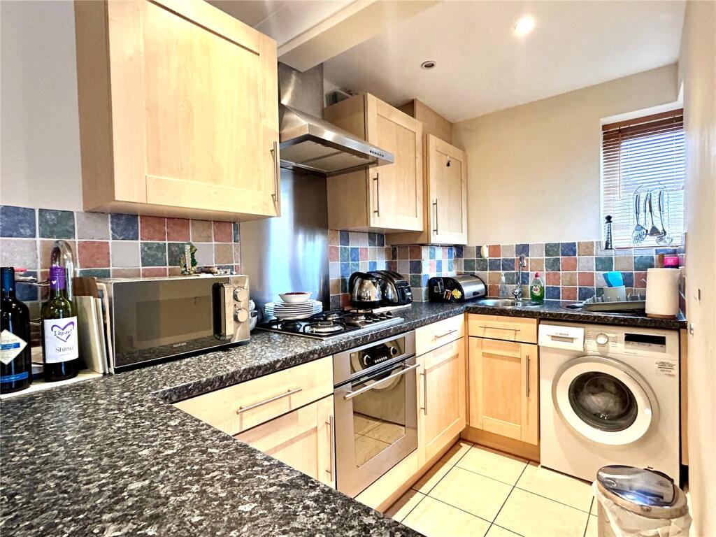 Foxhill Road, Carlton, Nottingham, Nottinghamshire, NG4 photo 4