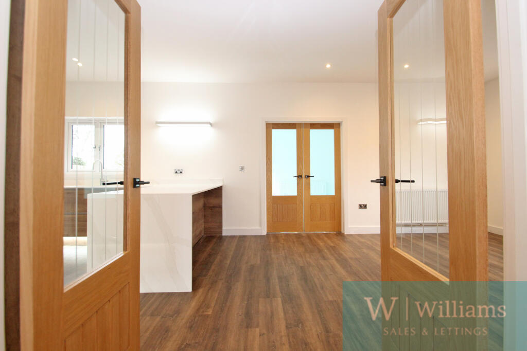 House in Ryde, Wootton Bridge - View 4
