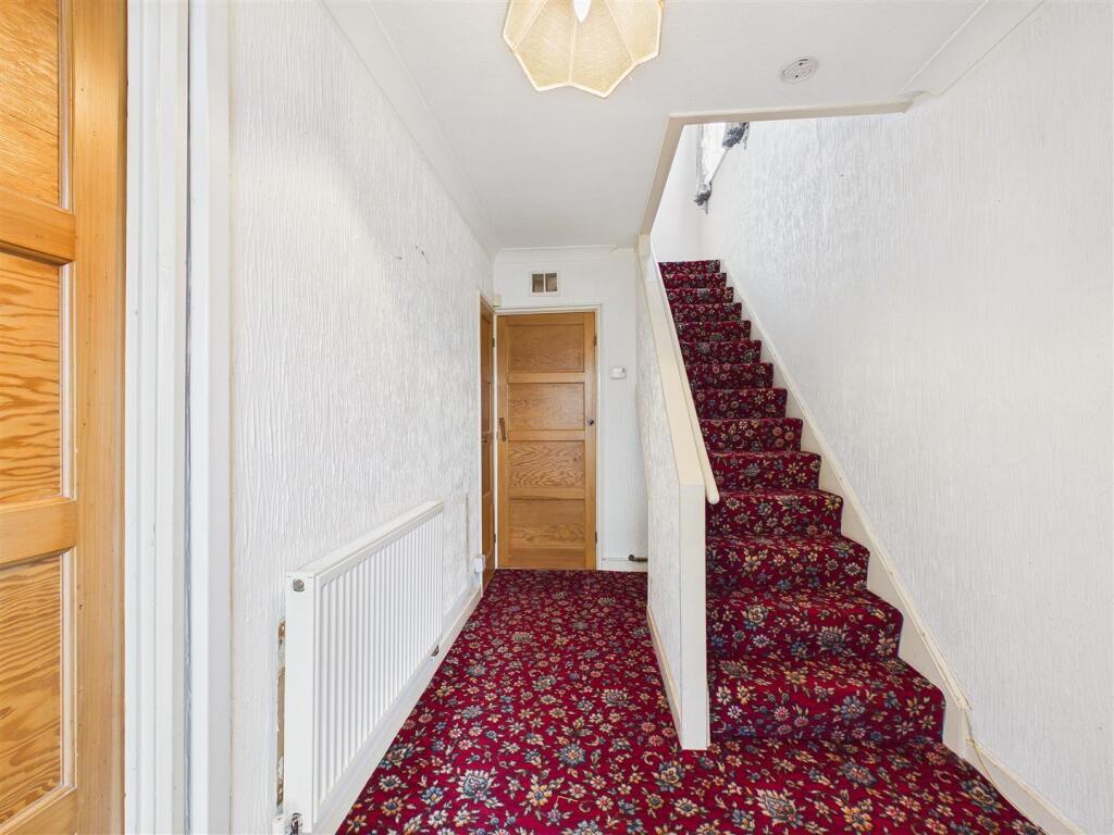 House in Hull - View 5
