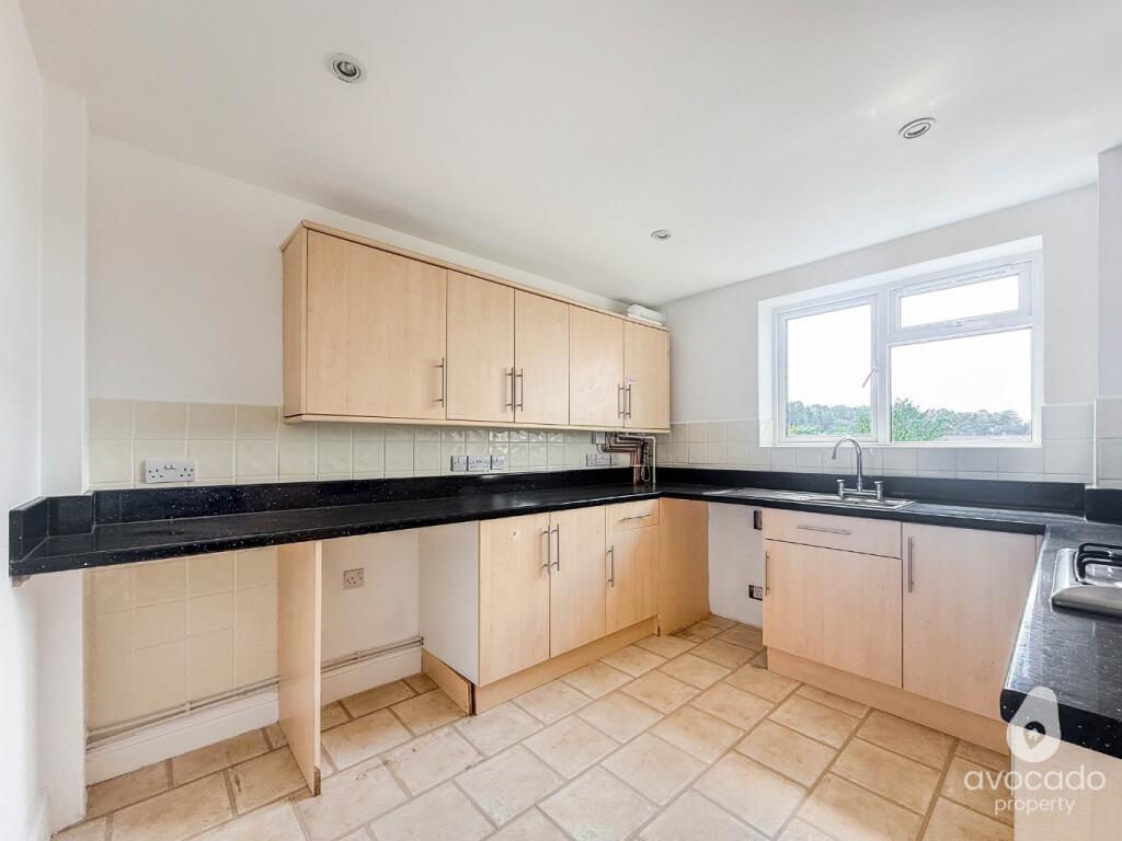 Apartment in Reading, Churchend - View 4
