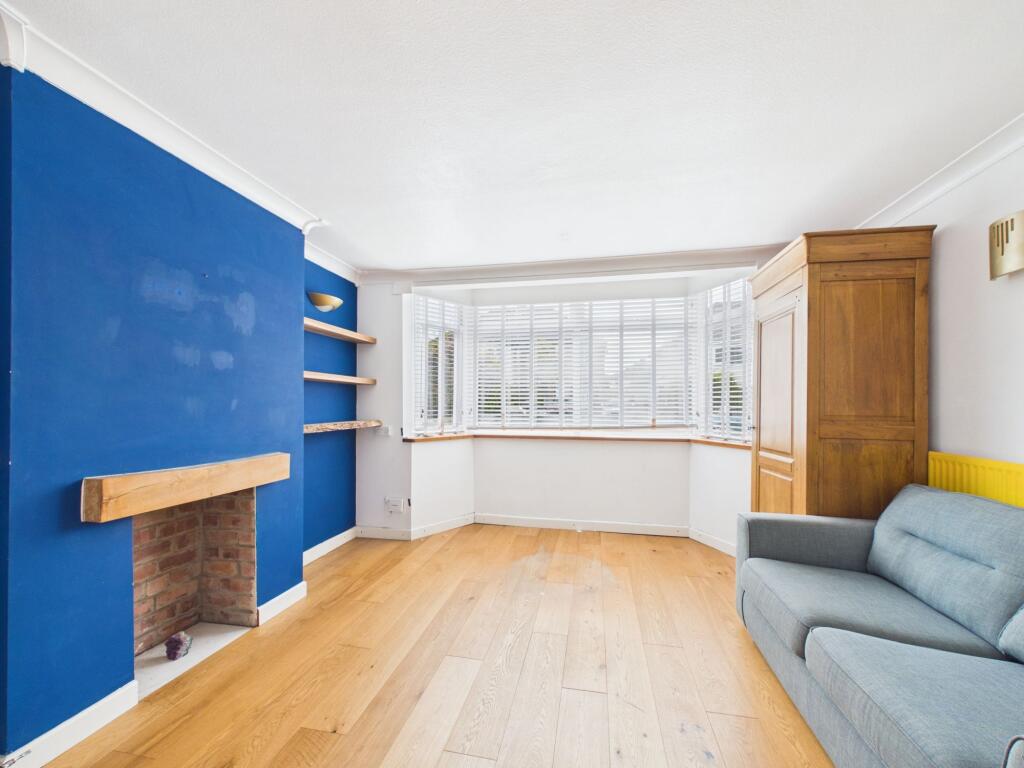 House in Gloucester - View 5