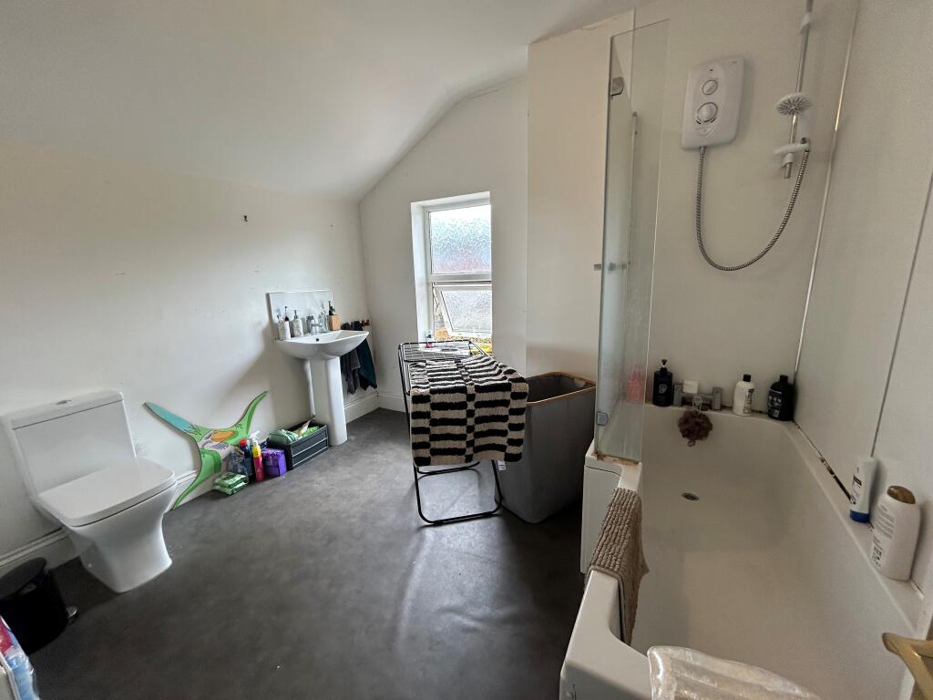 6 bedroom house for rent