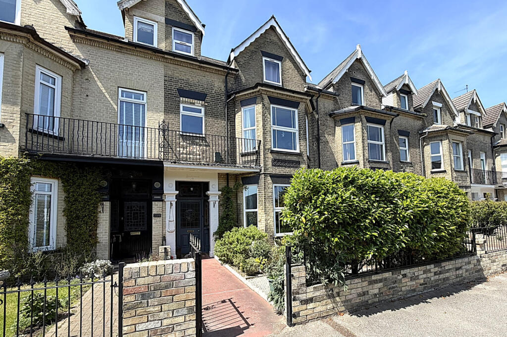 Main image of property: London Road South, NR33 0BJ