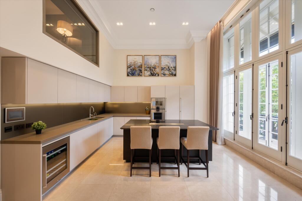 Apartment in London - View 5