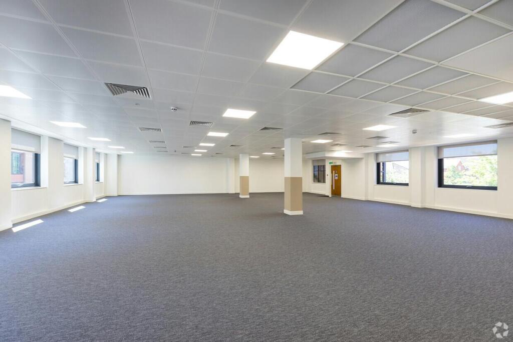 Goldvale House Woking Office 13.jpg