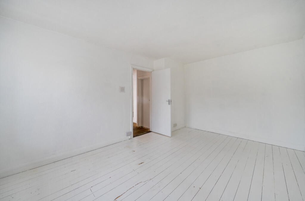 House in Worthing, West Sussex - More