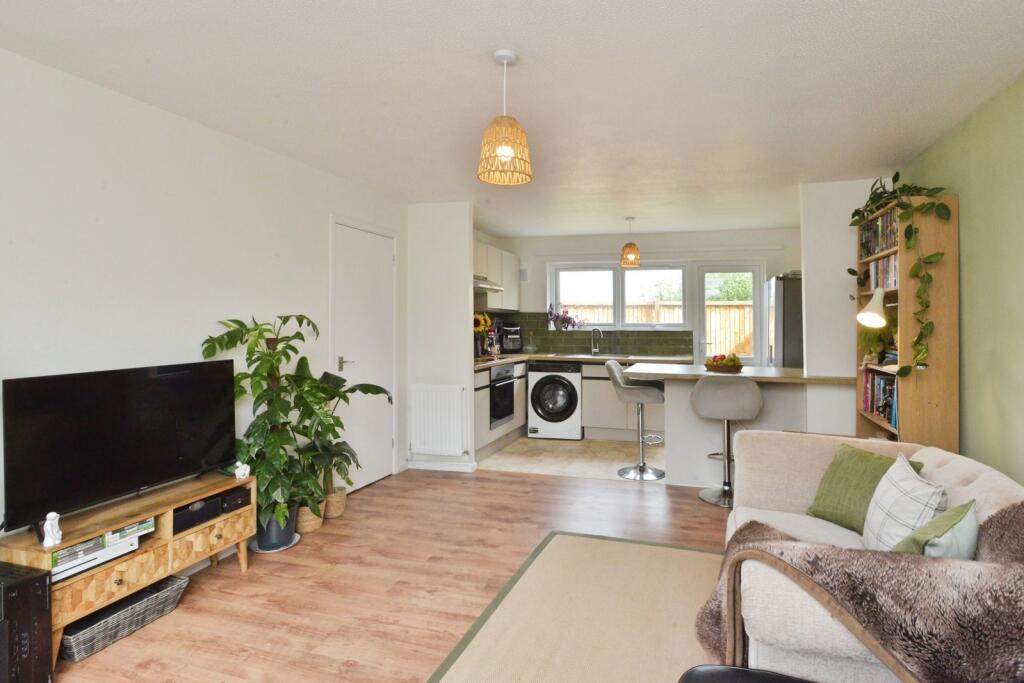 Apartment in Milton Keynes, Wolverton and Greenleys - View 3
