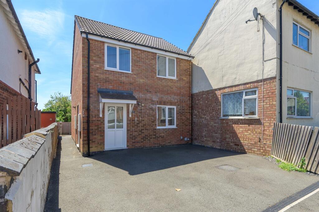 House in Kettering, Leisure Village