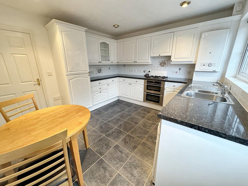 Summer Court, Towyn, Conwy, LL22 9LH photo 2