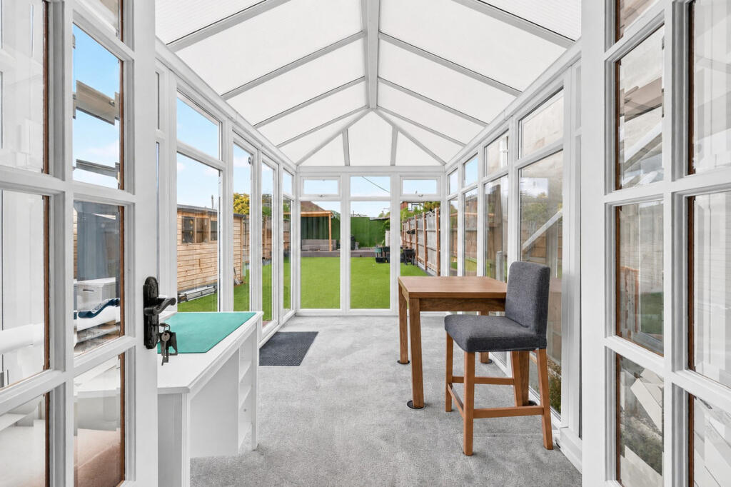 House in Castle Point, South Benfleet - View 3