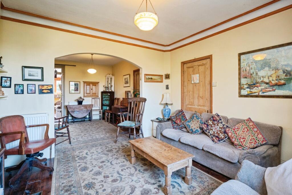 Norman Villas, High Street, Robertsbridge, East Sussex, TN32 photo 5