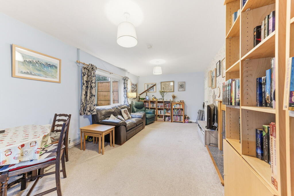House in Leeds, Horsforth - View 3