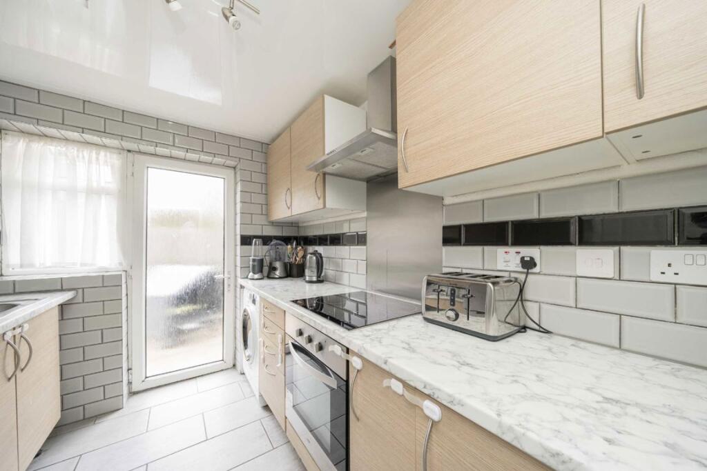 House in London - View 3