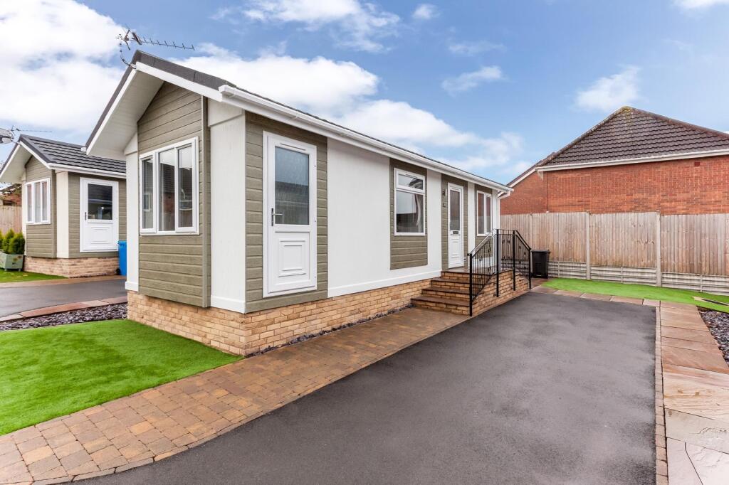 Main image of property: New Road, Featherstone, Wolverhampton