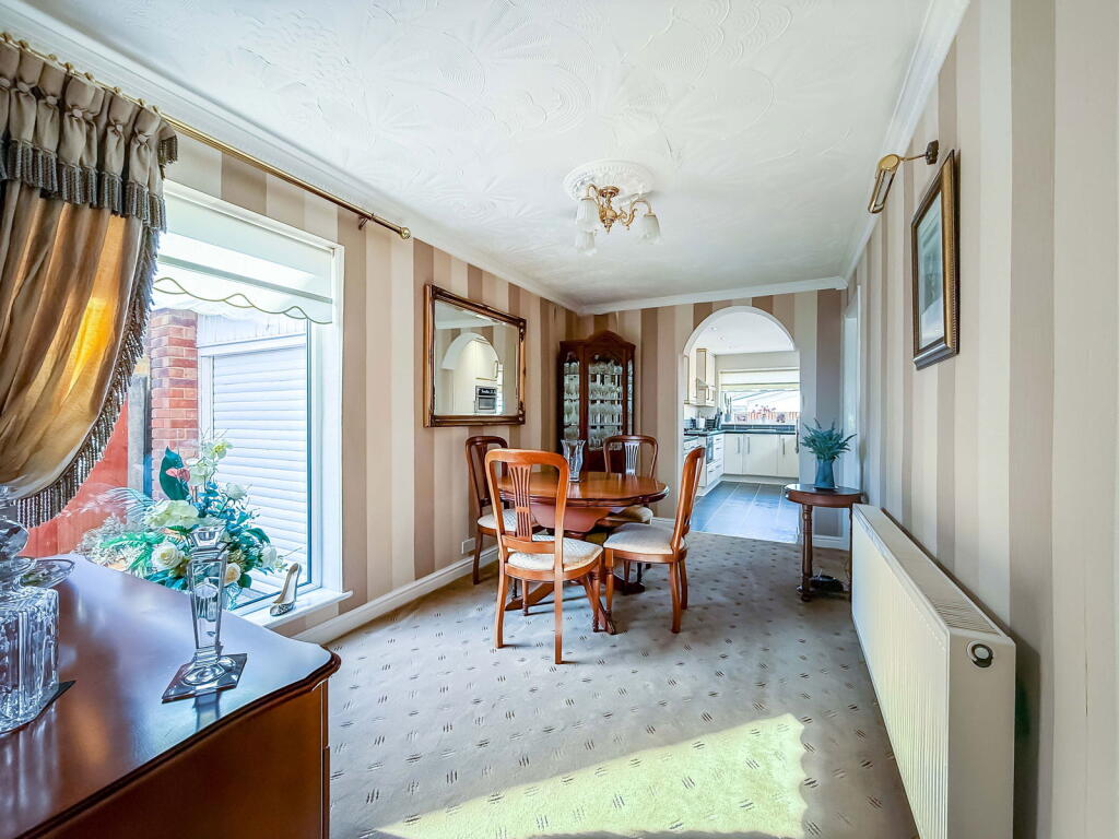 Beverley Close, Southport, PR9 8JS photo 4