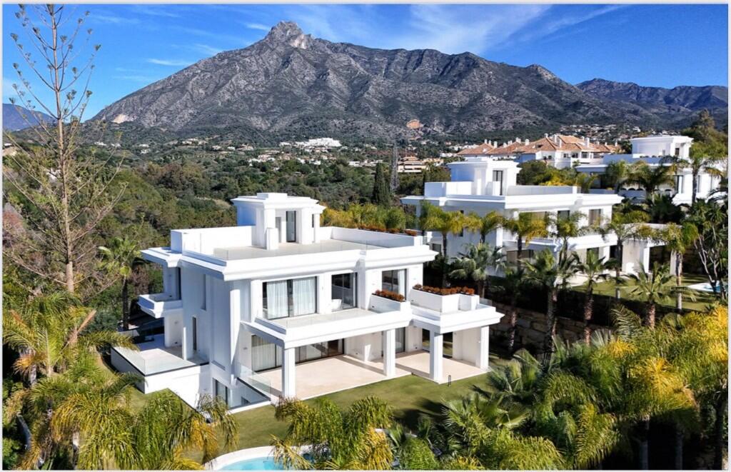 Main image of property: Golden Mile, Málaga, Andalusia