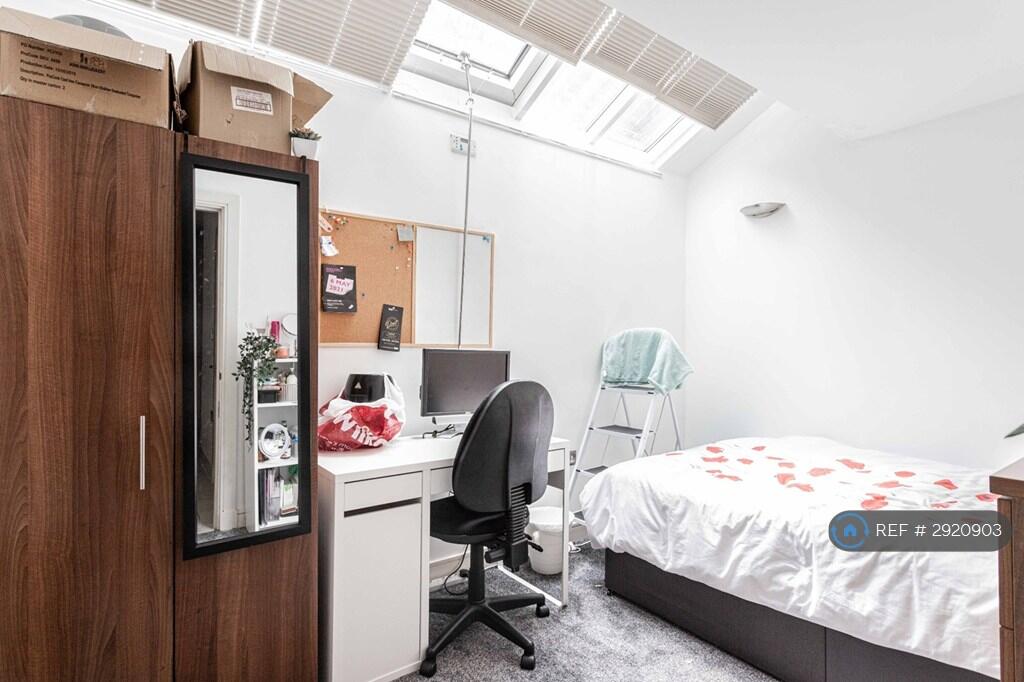 4 bedroom terraced house for rent