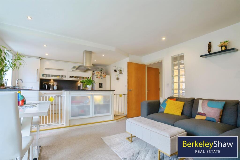 2-bed flat on Ellerman Road, Liverpool, £190,000