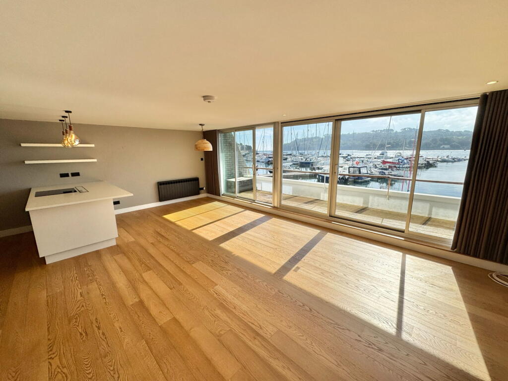 Apartment in Plymouth - View 2