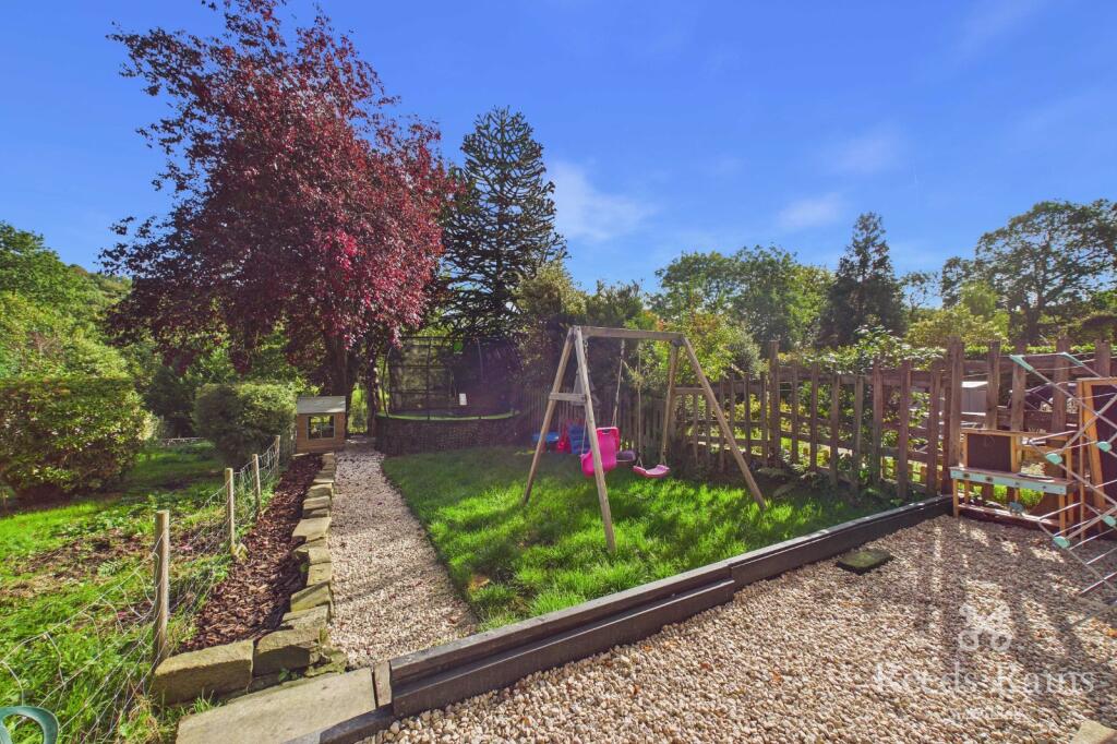 Meltham Road, Huddersfield, West Yorkshire, HD4 photo 4