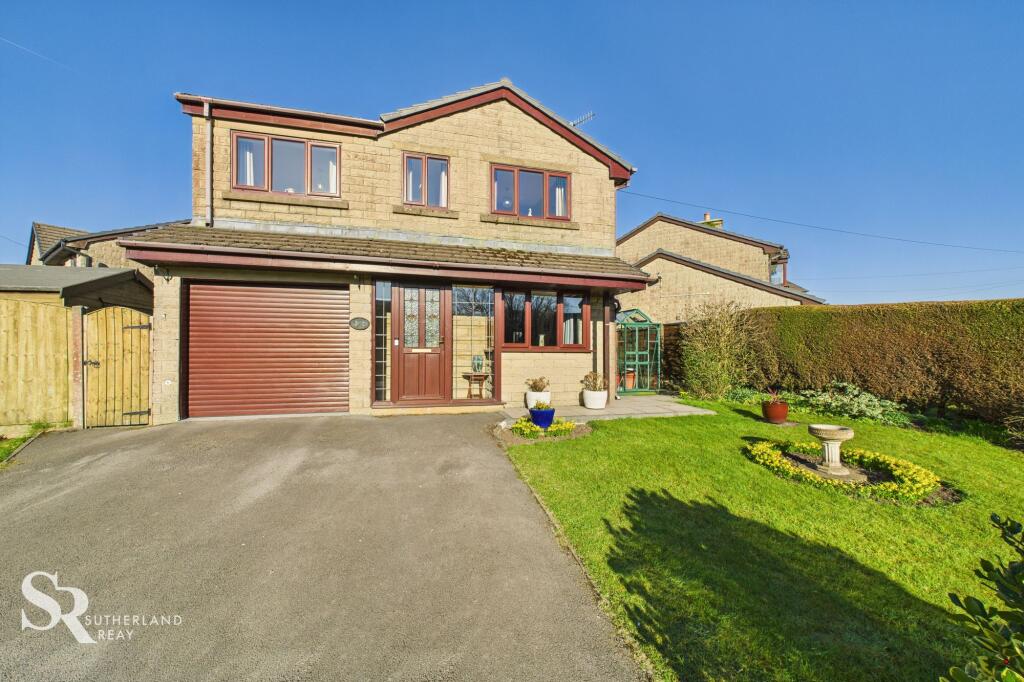 4-bed detached on Horseshoe Avenue, Dove Holes, SK17, £369,000