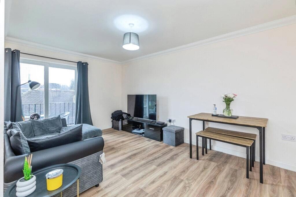 Apartment in Rochester, Kent - More