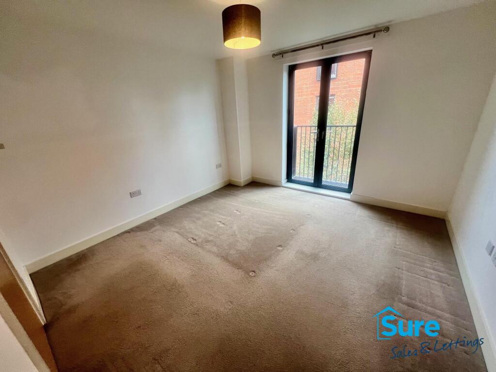 Apartment in Gloucester - View 4