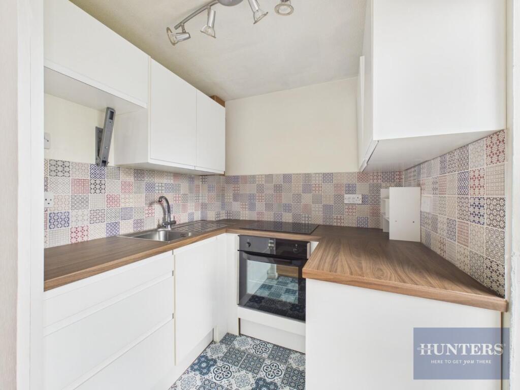 Apartment in Gloucester - View 4