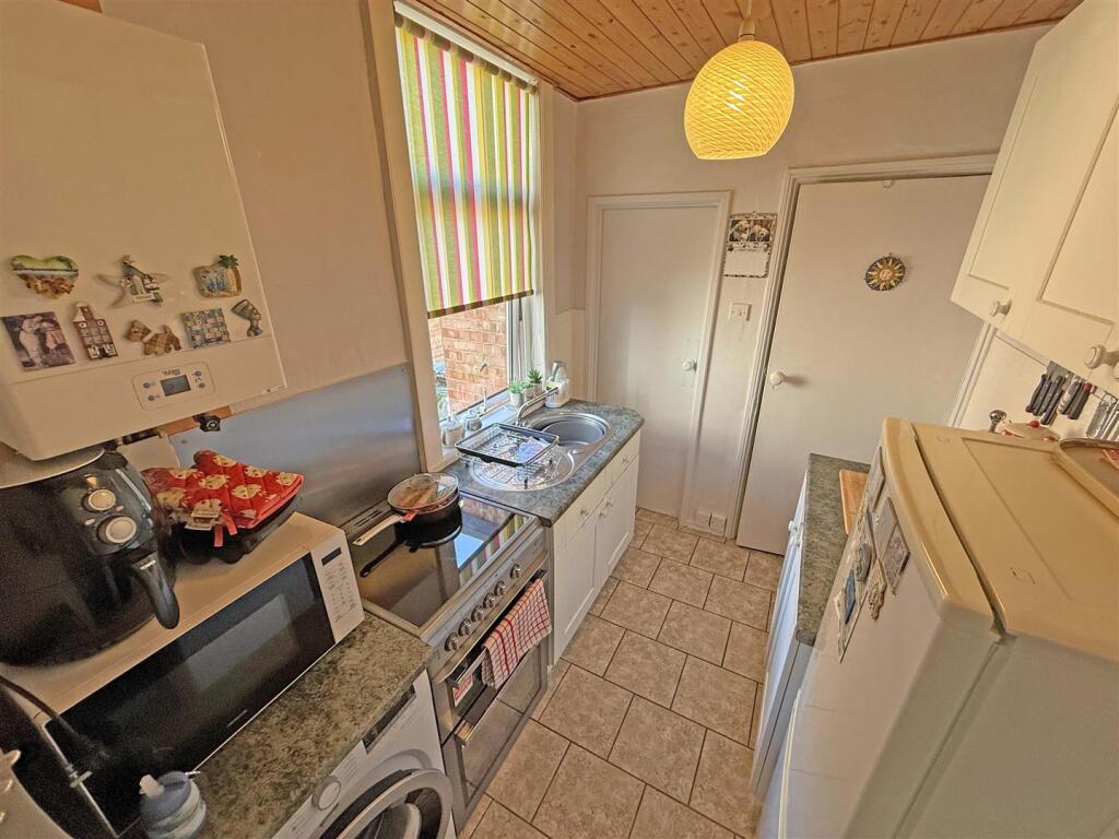 Apartment in North Tyneside, North East - View 5