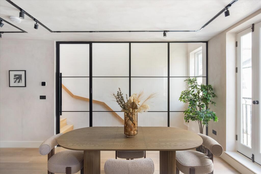 House in London, Kensington - More