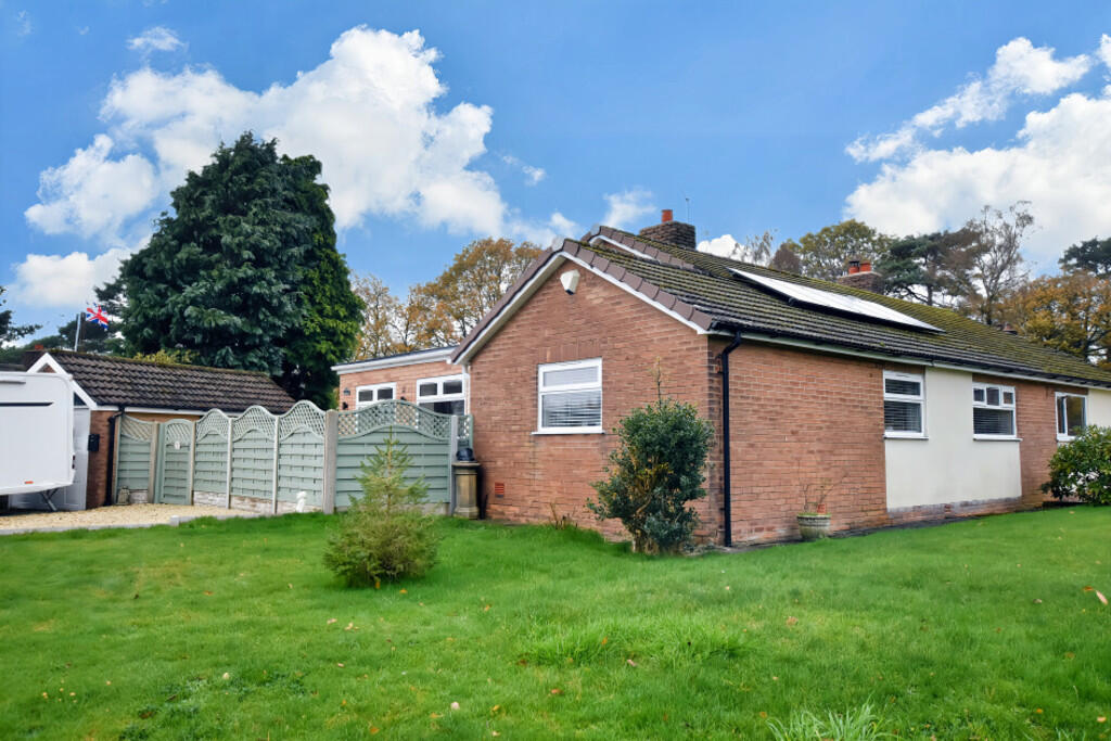 3-bed semi-detached on Birch Rise, Ashley Heath, £290,000