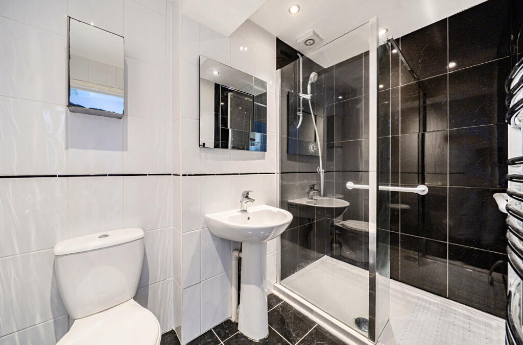 Winchgrove Road, Bracknell, Berkshire - More