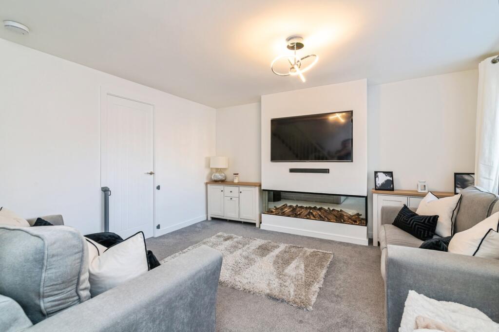 Main image of property: Deer Park Drive, Arnold, Nottingham, Nottinghamshire, NG5