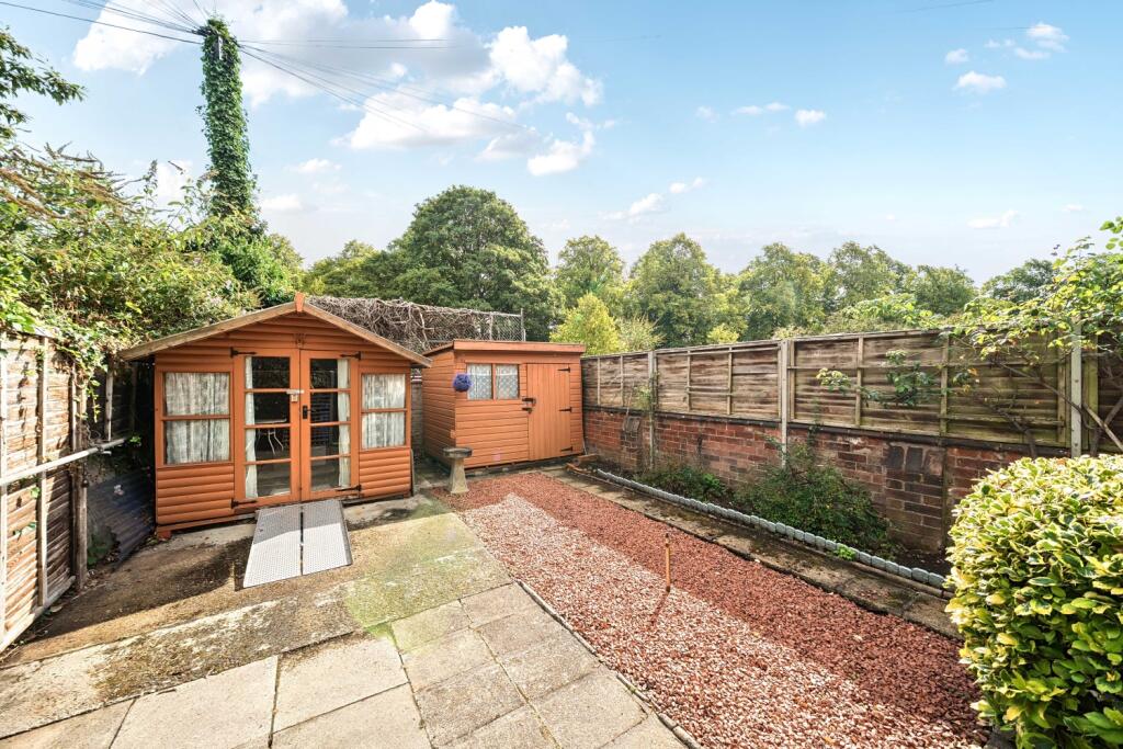 House in Doncaster, City Centre, Hyde Park - More