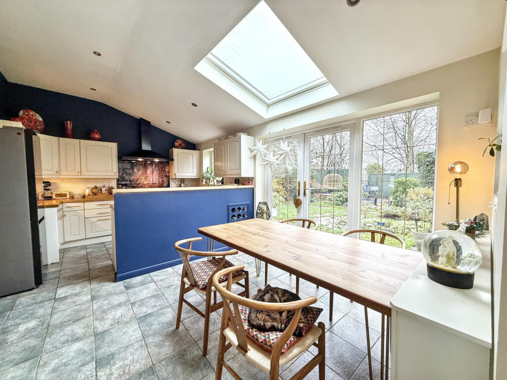 Main image of property: Shrivenham Road, Highworth, SN6 7