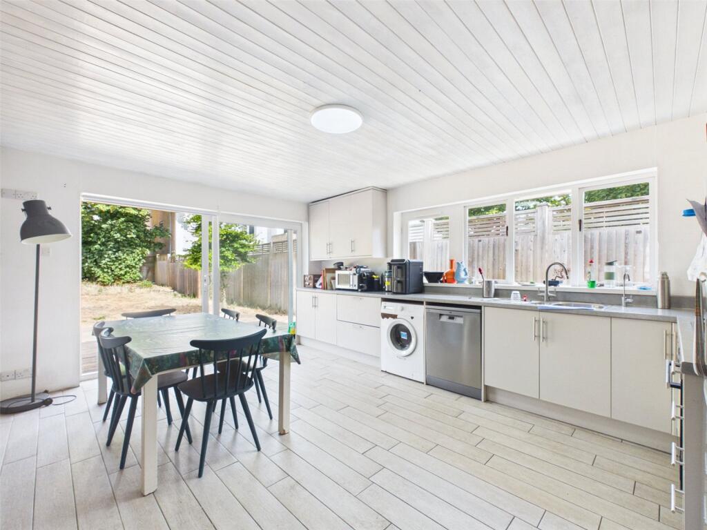 House in Twickenham - View 3
